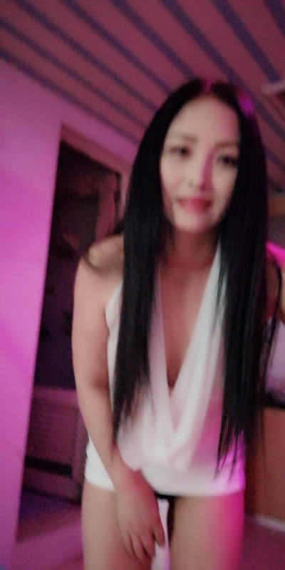 带孩子少妇